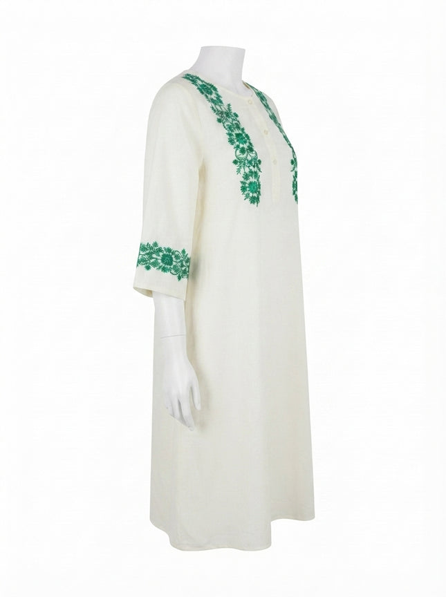 پیراهن گل دار سفید